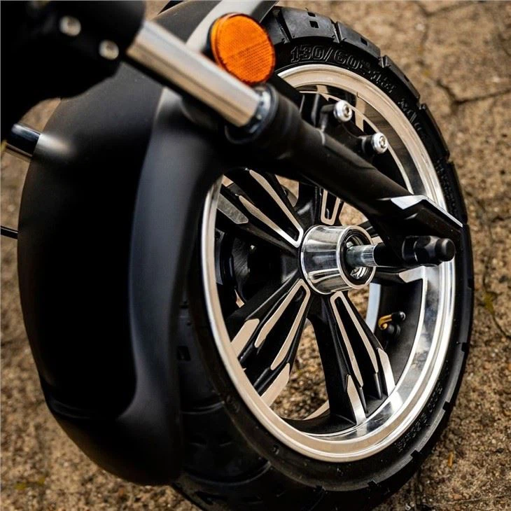 DAYI E-baldur 3000W 60V30ah Plus 50ah Two Battery Deliver Electric Scooter